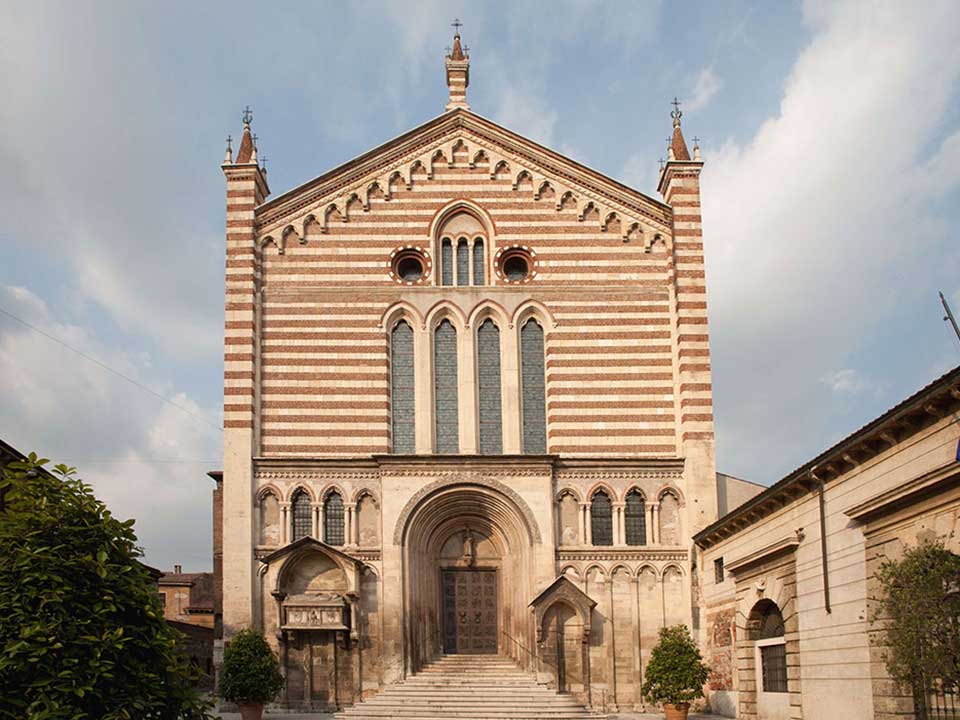 Discover the Church of St.Fermo Verona. History and timetables